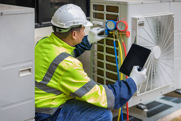 Professional Hvac Maintenance technician working in Manvel, TX